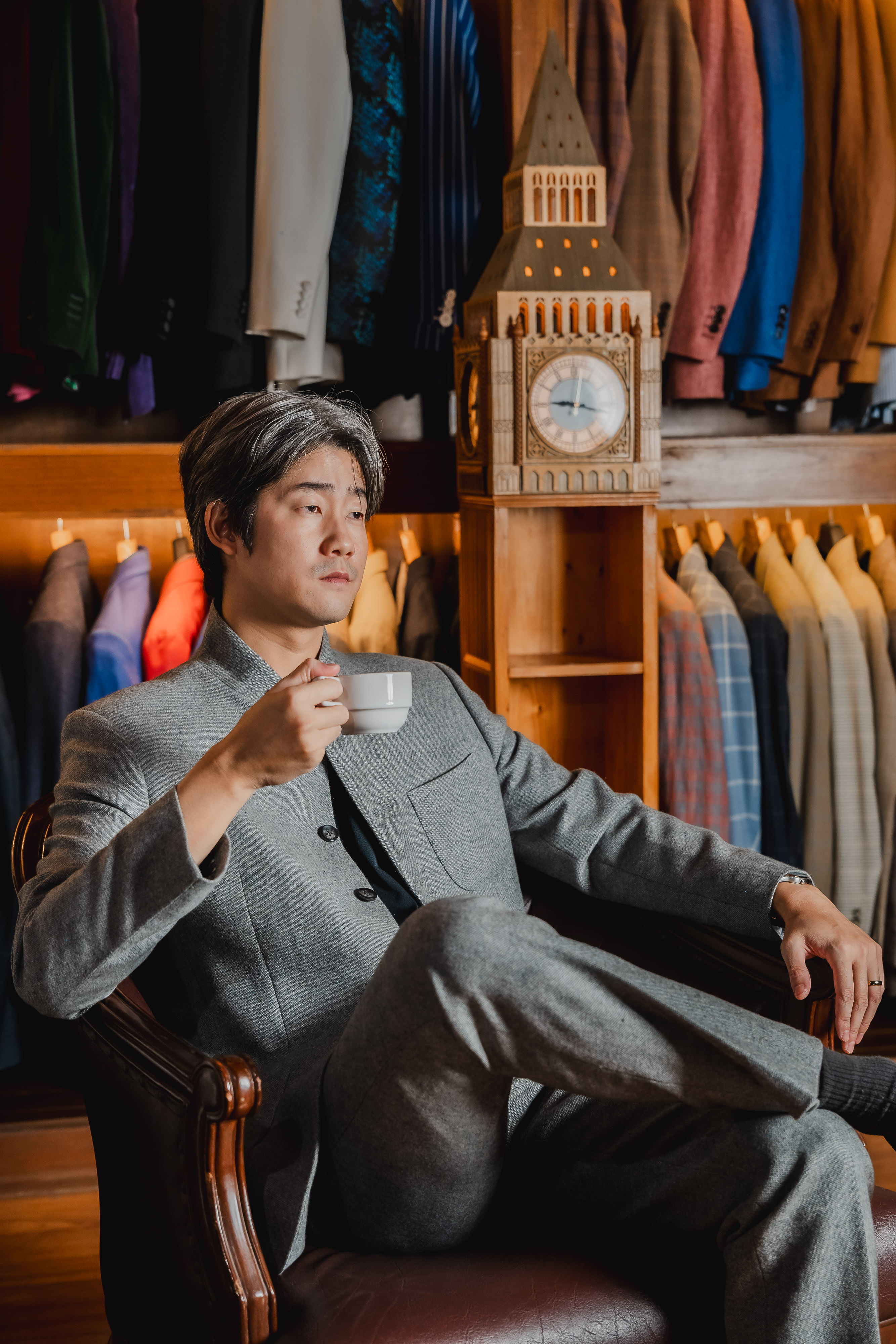 Grey mandarin-collar suit